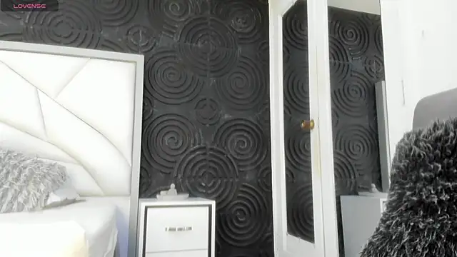 AbigailWilliams  online show from October 26, 2025, 11:16 am