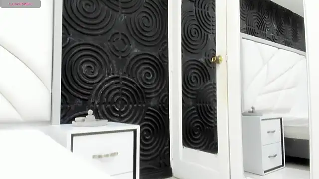 AbigailWilliams  online show from November 17, 2025, 11:16 am