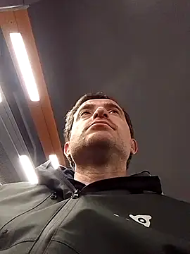 Snapshot of openlegsforyou chatting on November 18, 2025, 6:07 am openlegsforyou online show from November 18, 2025, 6:07 am