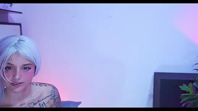 LorenRosse online show from January 22, 2025, 2:15 am