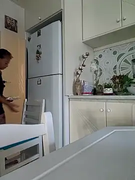 LorenRosse online show from October 4, 2025, 4:43 am