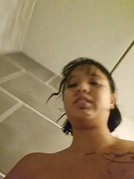 LorenRosse online show from October 28, 2025, 11:29 pm