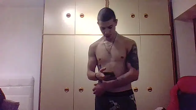 Snapshot of BigDickEnrg7195 chatting on January 31, 2025, 11:45 pm BigDickEnrg7195 online show from January 31, 2025, 11:45 pm