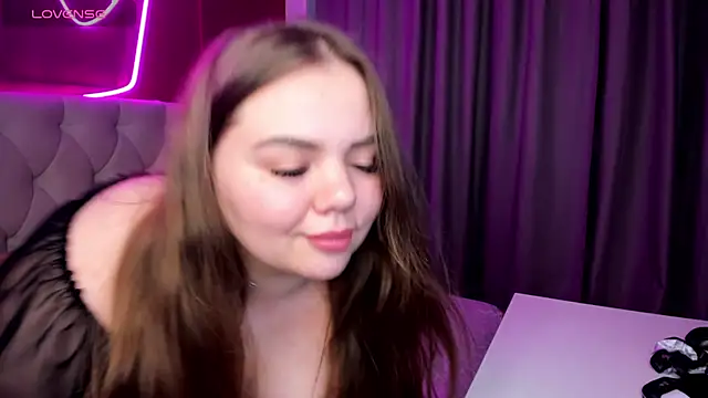 Snapshot of MonikaCharming chatting on January 22, 2025, 4:23 am MonikaCharming online show from January 22, 2025, 4:23 am