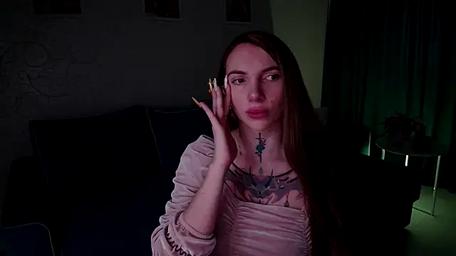 AnneTenet online show from December 18, 2025, 9:26 am