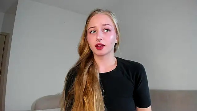 Snapshot of MiaMews chatting on November 5, 2025, 12:16 pm MiaMews online show from November 5, 2025, 12:16 pm