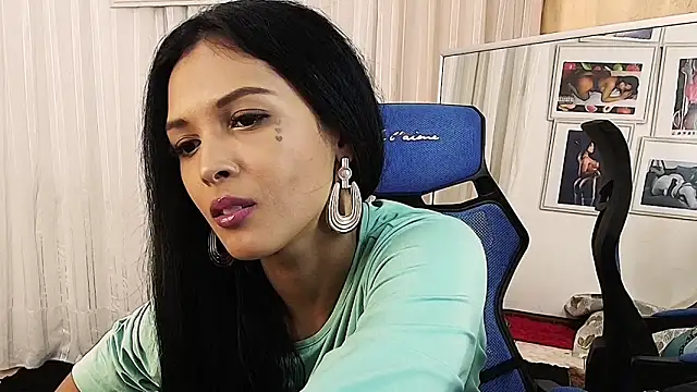 MOMMYJEVAA online show from November 26, 2025, 8:54 pm