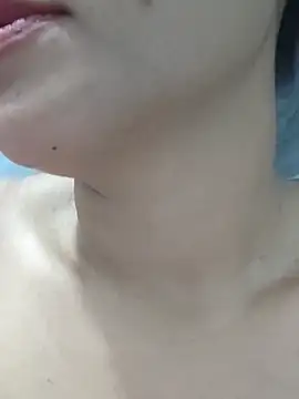 Snapshot of girldam95 chatting on December 16, 2025, 7:35 am girldam95 online show from December 16, 2025, 7:35 am