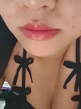 Snapshot of girldam95 chatting on December 18, 2025, 7:47 am girldam95 online show from December 18, 2025, 7:47 am