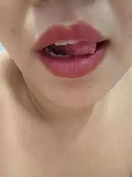 Snapshot of girldam95 chatting on December 21, 2025, 10:44 am girldam95 online show from December 21, 2025, 10:44 am