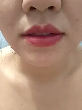 Snapshot of girldam95 chatting on December 23, 2025, 8:01 am girldam95 online show from December 23, 2025, 8:01 am