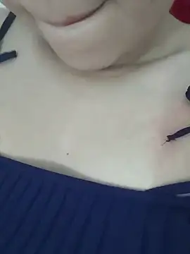 Snapshot of girldam95 chatting on January 6, 2026, 5:00 am girldam95 online show from January 6, 2026, 5:00 am