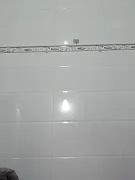 Snapshot of girldam95 chatting on February 18, 2026, 6:53 am girldam95 online show from February 18, 2026, 6:53 am