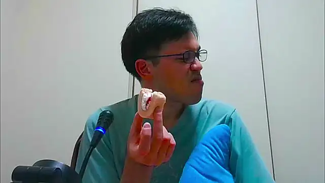 Snapshot of ryusei18570 chatting on January 12, 2026, 1:27 pm ryusei18570 online show from January 12, 2026, 1:27 pm