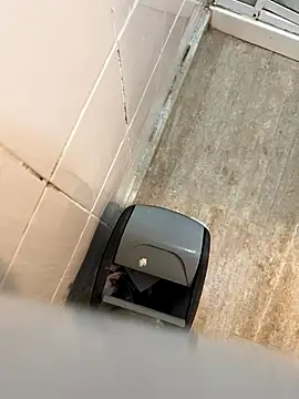 reelciii21 online show from September 24, 2025, 9:40 pm