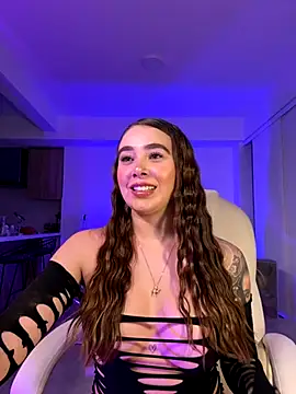 Lanataylor- online show from September 14, 2025, 3:38 am