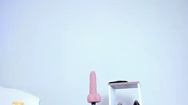 Snapshot of lannarusso_ chatting on September 17, 2025, 12:07 pm lannarusso online show from September 17, 2025, 12:07 pm
