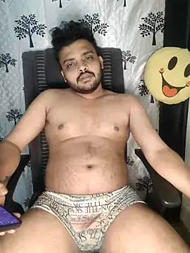 Snapshot of Mr_Handsome_hunk chatting on November 16, 2025, 12:44 pm Mr Handsome hunk online show from November 16, 2025, 12:44 pm