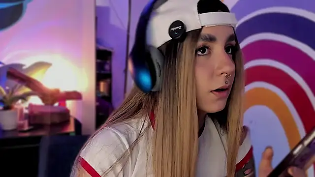 Alice woodville online show from September 11, 2025, 8:53 pm