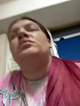 Snapshot of MelanieBrownn chatting on March 12, 2025, 4:46 pm MelanieBrownn online show from March 12, 2025, 4:46 pm