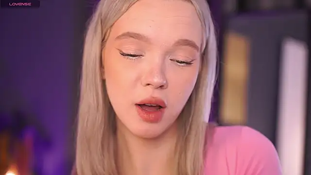 Snapshot of _AlinaBailey chatting on February 6, 2026, 7:45 am AlinaBailey online show from February 6, 2026, 7:45 am