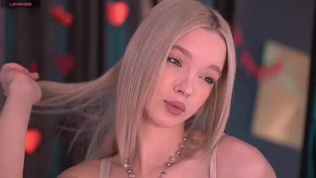 Snapshot of _AlinaBailey chatting on February 17, 2026, 8:11 am AlinaBailey online show from February 17, 2026, 8:11 am