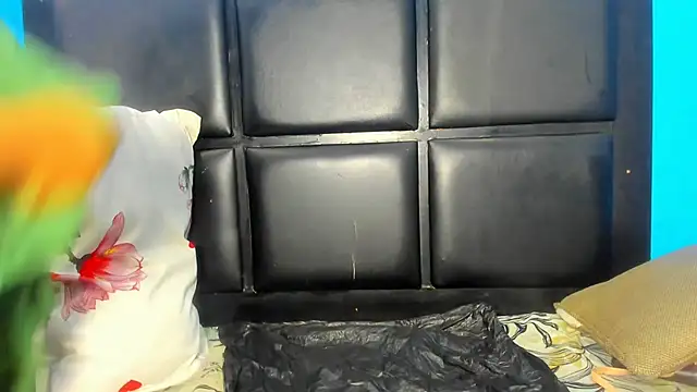 Sweetdelight86 online show from February 25, 2025, 9:35 pm