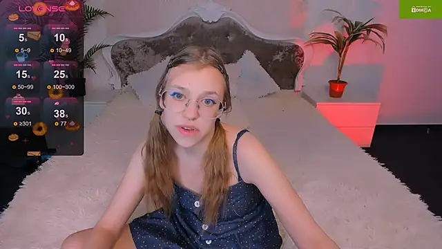 LayriantaVee online show from January 13, 2025, 1:49 pm