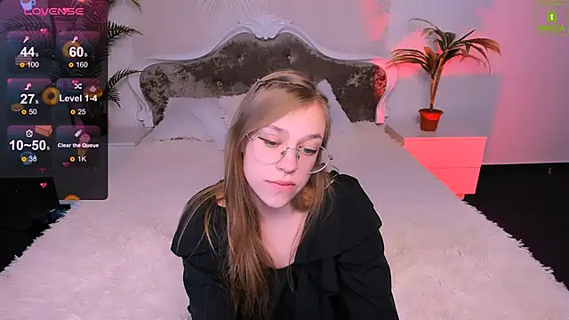 Snapshot of LayriantaVee chatting on January 15, 2025, 10:06 am LayriantaVee online show from January 15, 2025, 10:06 am