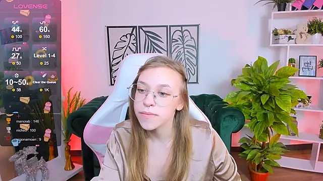 Snapshot of LayriantaVee chatting on January 19, 2025, 1:12 pm LayriantaVee online show from January 19, 2025, 1:12 pm