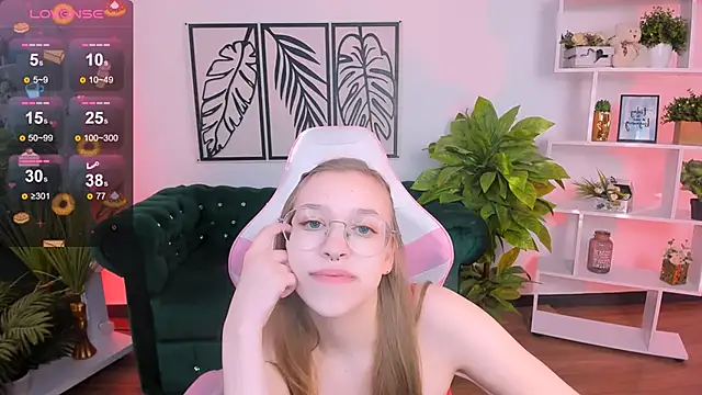 Snapshot of LayriantaVee chatting on February 22, 2025, 6:50 am LayriantaVee online show from February 22, 2025, 6:50 am