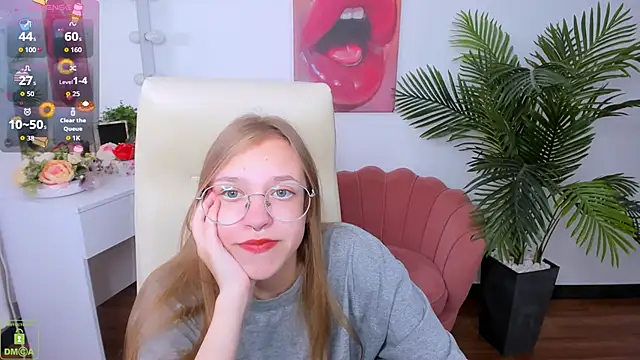 LayriantaVee online show from September 15, 2025, 6:02 am