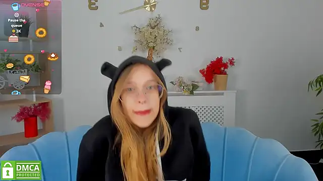 Snapshot of LayriantaVee chatting on October 10, 2025, 6:12 am LayriantaVee online show from October 10, 2025, 6:12 am