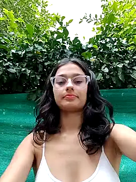 Snapshot of Ary-18 chatting on January 30, 2025, 12:27 pm Ary-18 online show from January 30, 2025, 12:27 pm