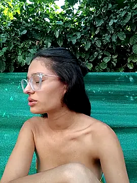 Snapshot of Ary-18 chatting on February 13, 2025, 7:31 pm Ary-18 online show from February 13, 2025, 7:31 pm