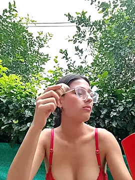 Snapshot of Ary-18 chatting on February 14, 2025, 1:51 pm Ary-18 online show from February 14, 2025, 1:51 pm