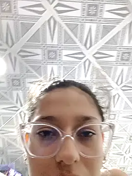 Snapshot of Ary-18 chatting on February 17, 2025, 1:21 pm Ary-18 online show from February 17, 2025, 1:21 pm