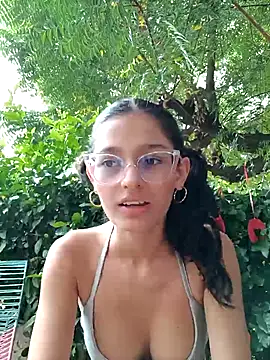 Snapshot of Ary-18 chatting on March 8, 2025, 2:08 pm Ary-18 online show from March 8, 2025, 2:08 pm