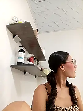 Snapshot of Ary-18 chatting on October 4, 2025, 1:42 pm Ary-18 online show from October 4, 2025, 1:42 pm