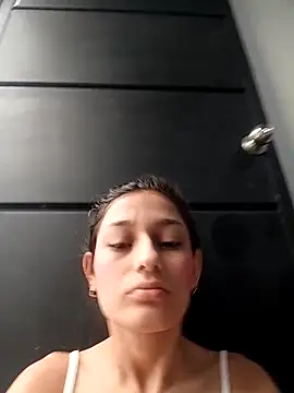 Snapshot of Ary-18 chatting on October 17, 2025, 1:35 pm Ary-18 online show from October 17, 2025, 1:35 pm