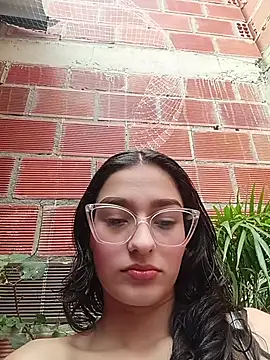 Snapshot of Ary-18 chatting on October 23, 2025, 1:43 pm Ary-18 online show from October 23, 2025, 1:43 pm