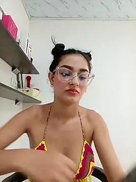 Snapshot of Ary-18 chatting on October 30, 2025, 1:56 pm Ary-18 online show from October 30, 2025, 1:56 pm