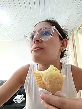 Snapshot of Ary-18 chatting on November 27, 2025, 2:30 pm Ary-18 online show from November 27, 2025, 2:30 pm