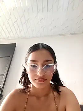 Snapshot of Ary-18 chatting on December 2, 2025, 2:01 pm Ary-18 online show from December 2, 2025, 2:01 pm