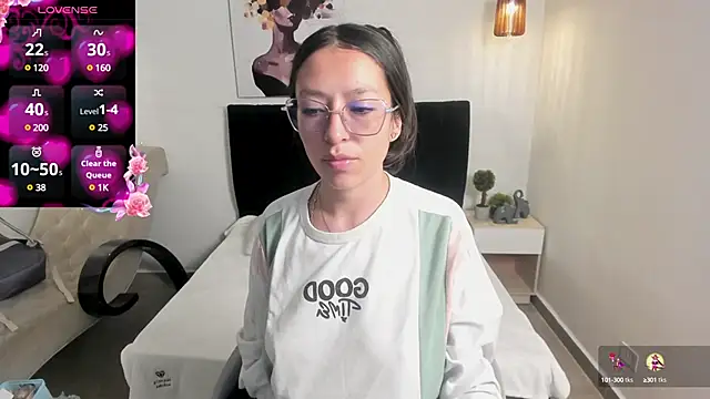 Scarlett  bell online show from February 18, 2025, 12:39 pm