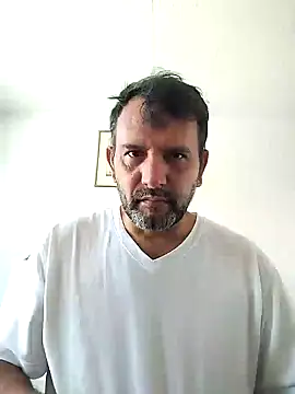 Snapshot of RogueTraveler chatting on January 22, 2025, 4:02 pm RogueTraveler online show from January 22, 2025, 4:02 pm