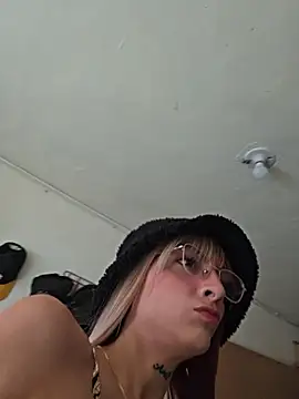 Dani pegin online show from July 7, 2026, 1:04 pm