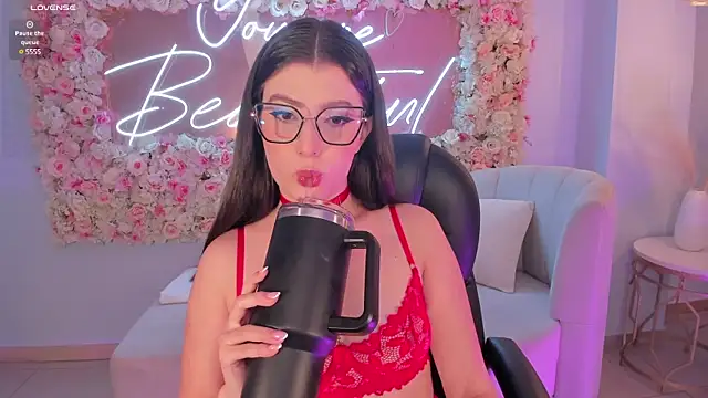 Snapshot of AmberFarrell chatting on January 18, 2025, 11:22 pm AmberFarrell online show from January 18, 2025, 11:22 pm