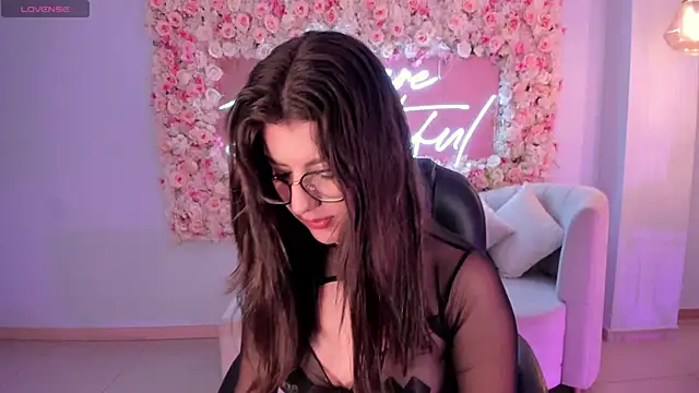 Snapshot of AmberFarrell chatting on February 17, 2025, 8:04 pm AmberFarrell online show from February 17, 2025, 8:04 pm