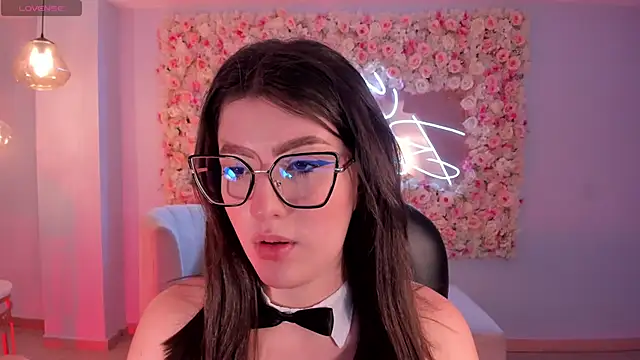 Snapshot of AmberFarrell chatting on February 19, 2025, 2:01 am AmberFarrell online show from February 19, 2025, 2:01 am